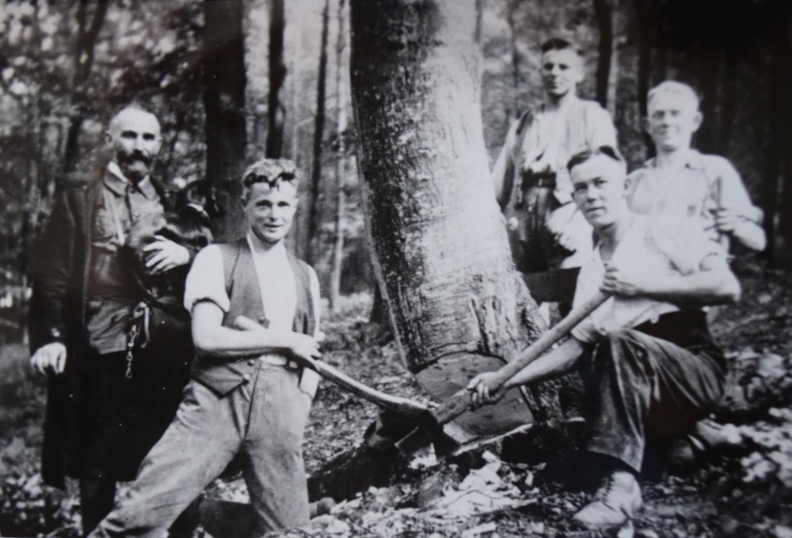 Oberradener Holzhauer um 1925