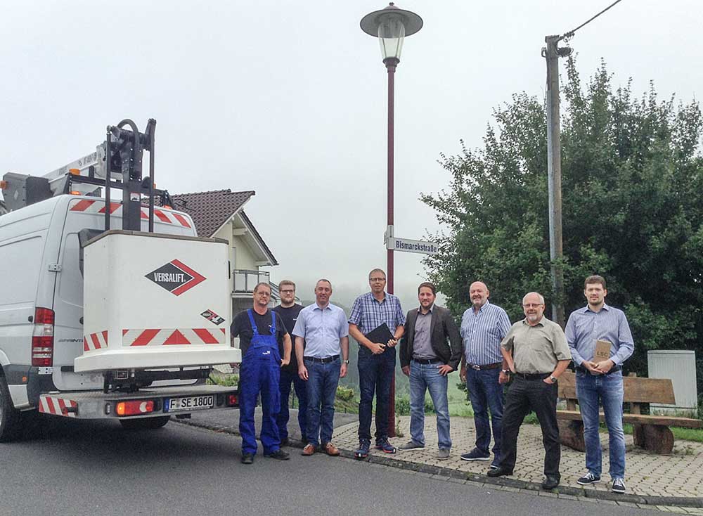 Gruppenfoto Mitarbeiter der SÜVAG, Achim Braasch und weiteren Gästen