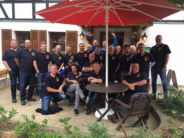 Ehemalige Burschen auf der Vatertagstour